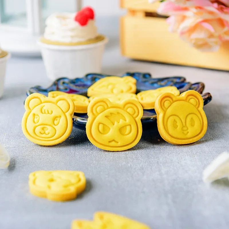 ケーキクッキーどうぶつの森カッターかわいいアニメフィギュアD - Model Kit Tools のレビューと価格